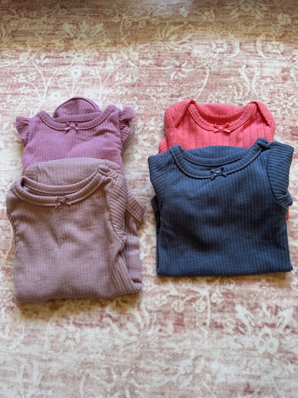 Newborn bundle - Picture 3 of 6